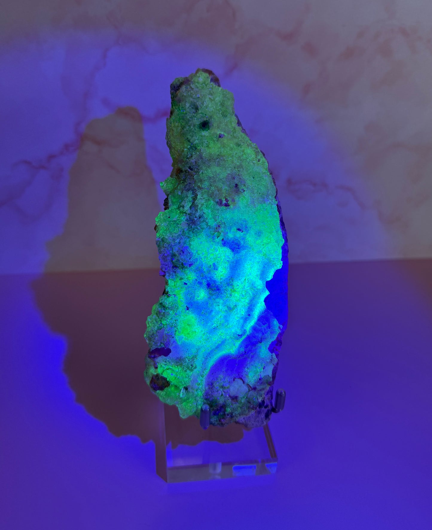 Hyalite Opal 270g 7 inches UV Reactive